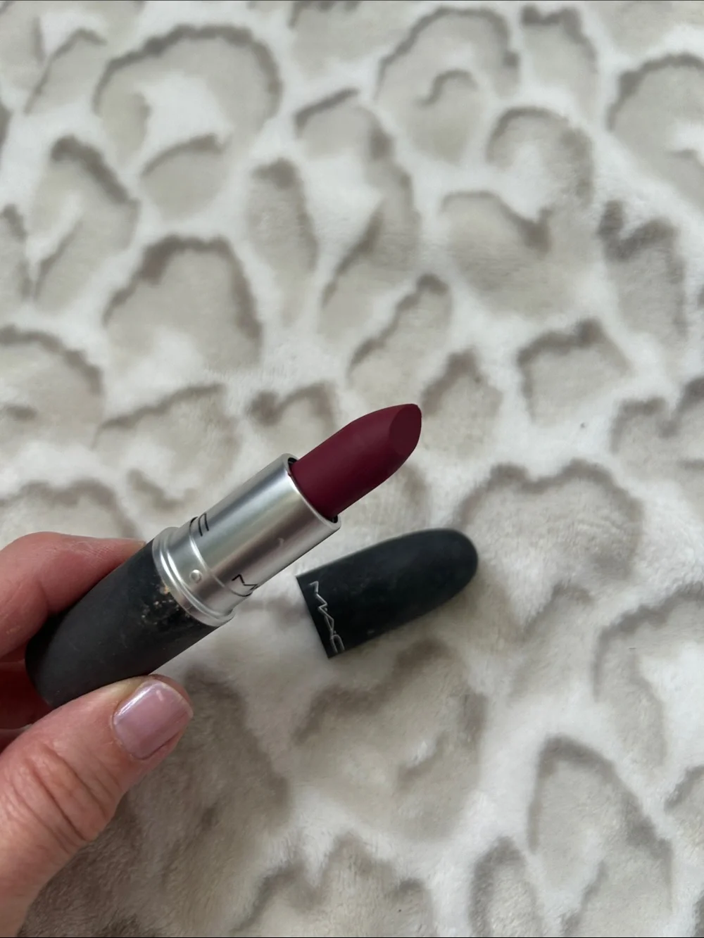 MAC Cosmetics rich plum